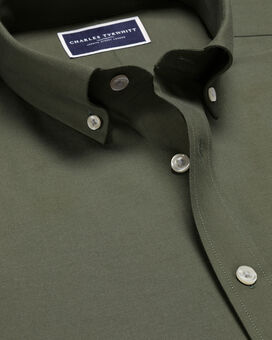 Twill-Hemd aus gebürsteter Baumwolle mit Button-down-Kragen - Olivgrün