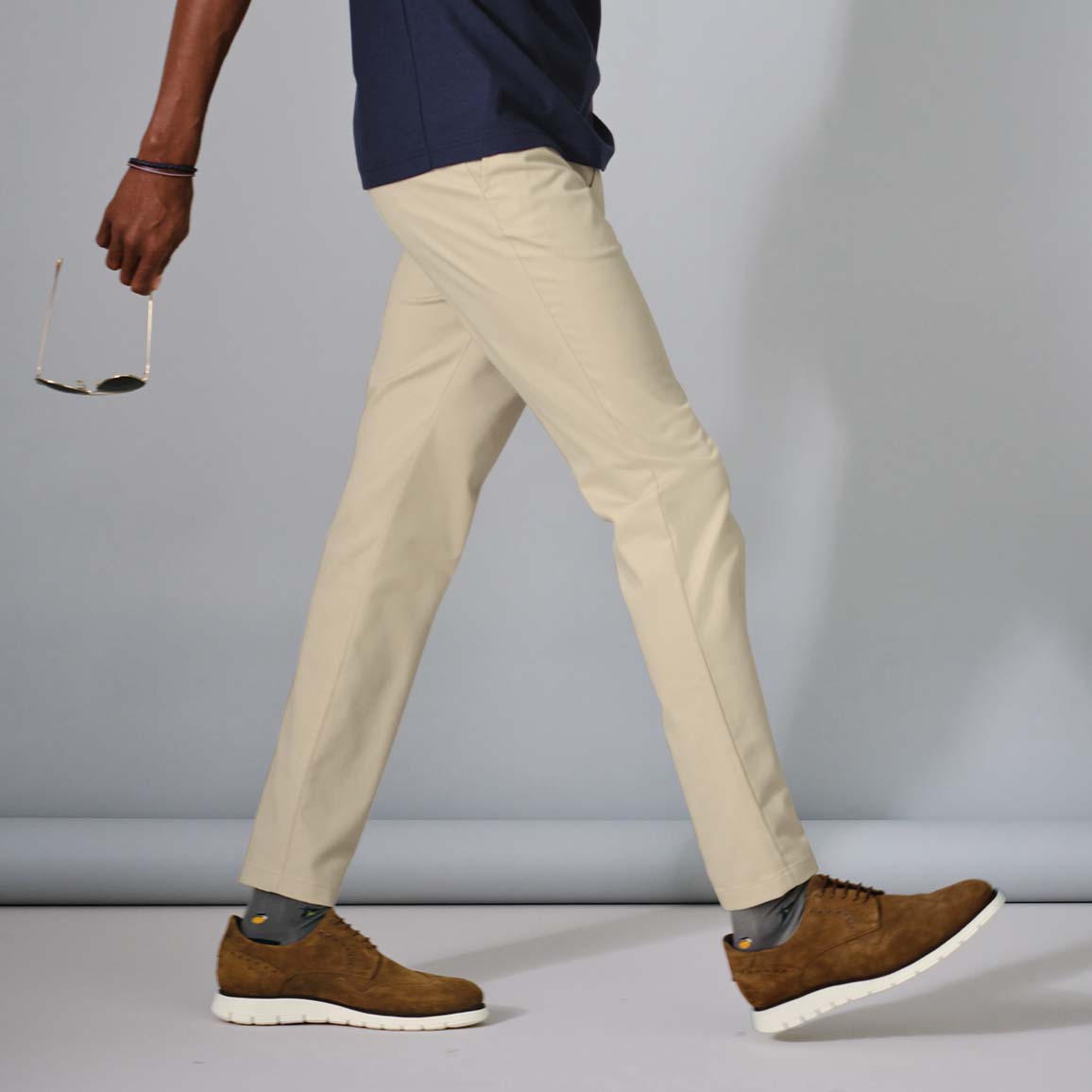 Essentials Pantalon Chino Stretch Confortable à 5 Poches Coupe  Ajustée (Déjà Goodthreads) Homme, Vert Olive, 38W / 34L en destockage et  reconditionné chez DealBurn