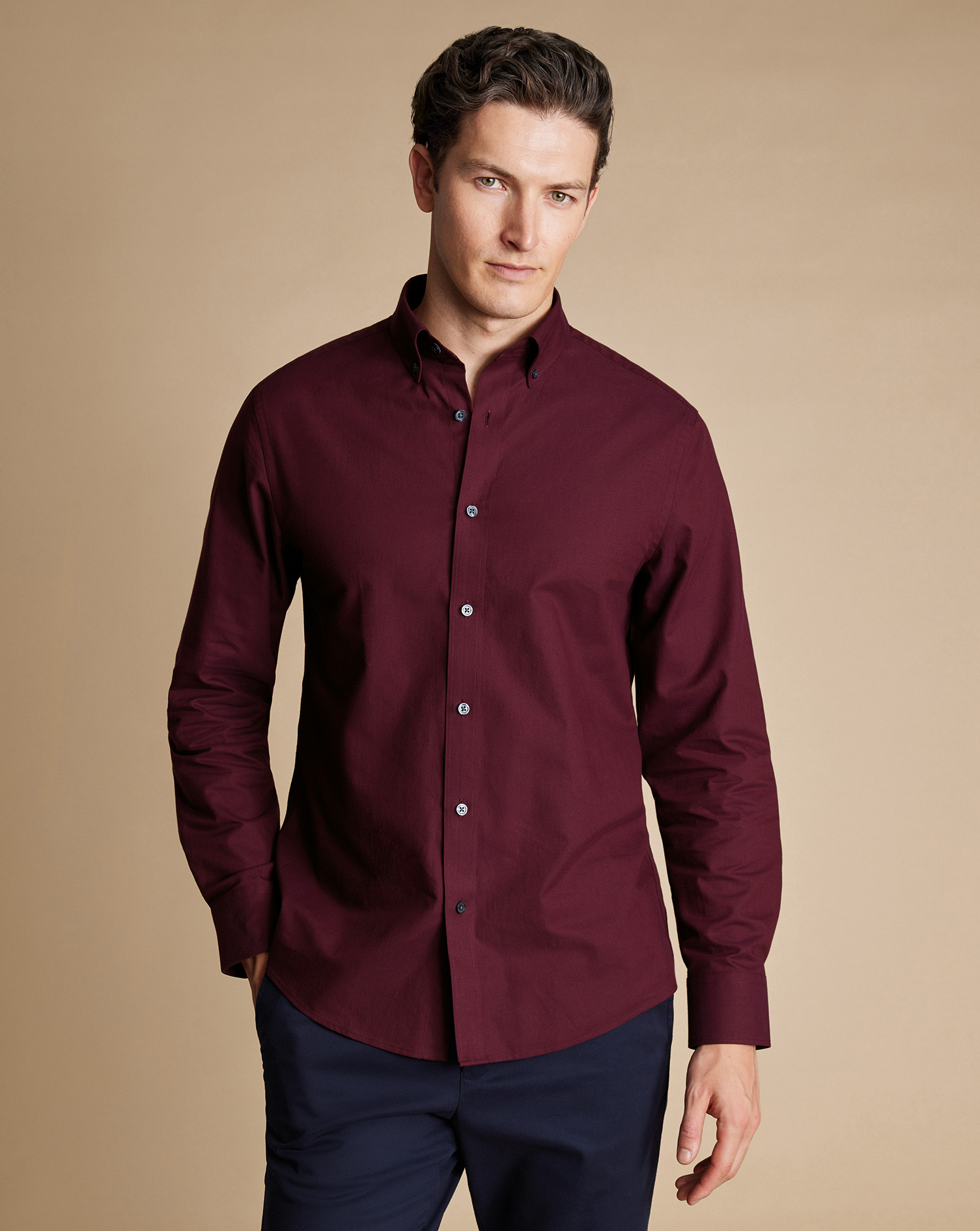 Charles Tyrwhitt Twill-Hemd aus gebürsteter Baumwolle mit Button-down-Kragen - Dunkelrot