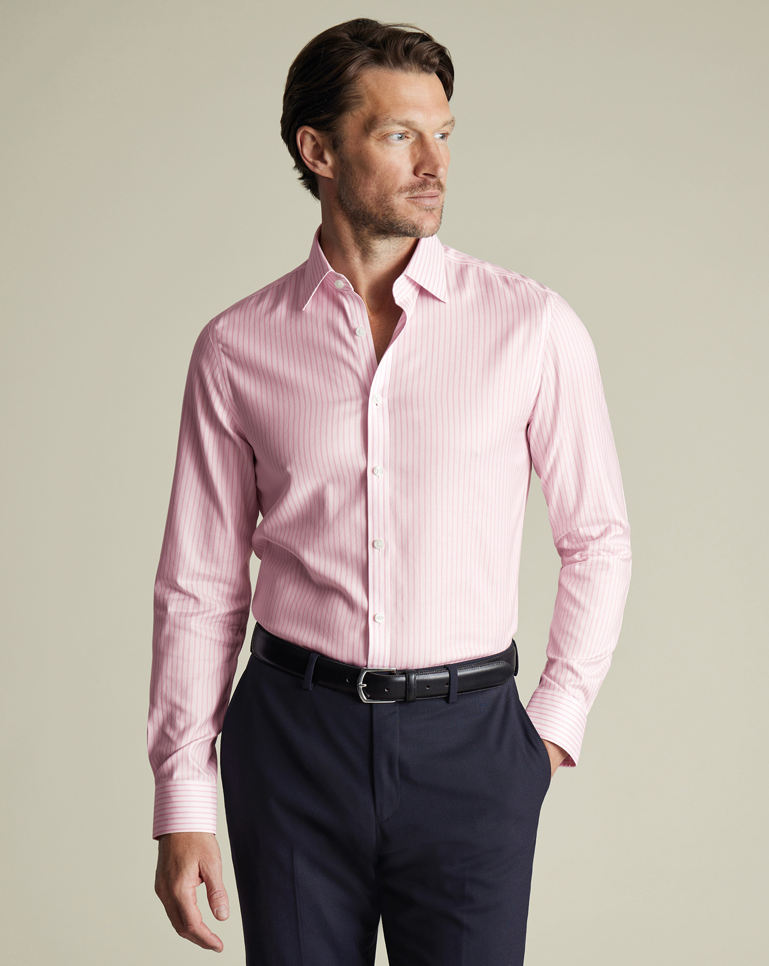 Charles Tyrwhitt Bügelfreies Twill-Hemd mit Streifen - Rosa Knopfmanschette