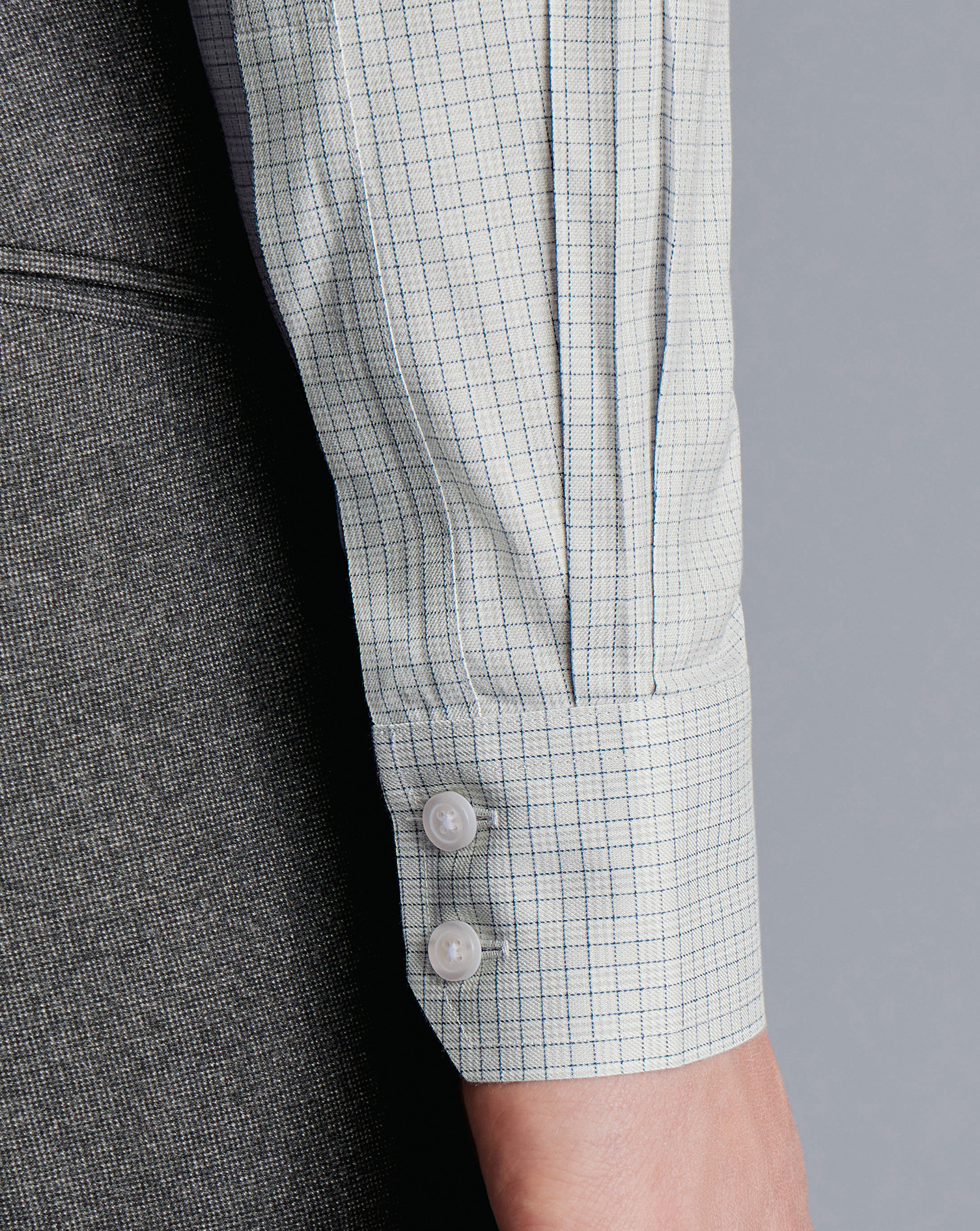 Cutaway Collar Non-Iron Mini Prince of Wales Check Shirt - Silver Grey