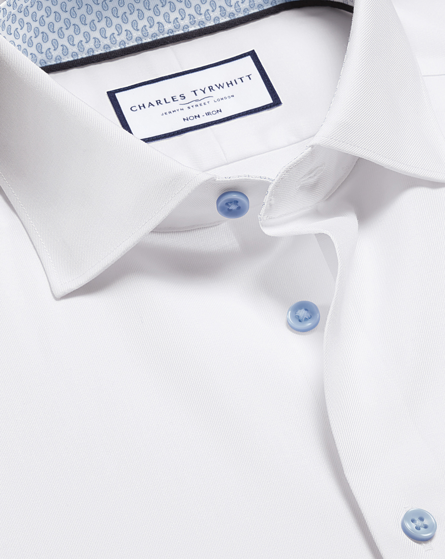 Charles Tyrwhitt Bügelfreies Stretch-Hemd mit bedrucktem Besatz - Weiß Knopfmanschette