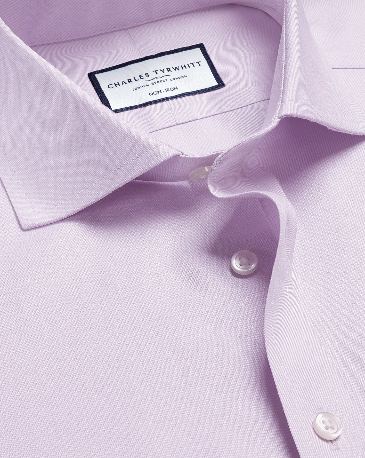 Charles Tyrwhitt Bügelfreies Twill-Hemd mit Haifischkragen - Lila Knopfmanschette