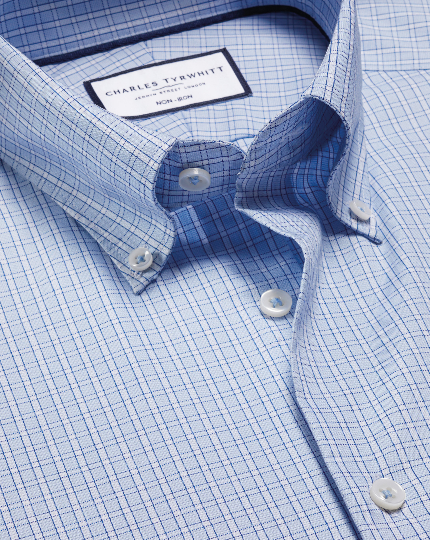 Charles Tyrwhitt Bügelfreies Pinpoint-Oxfordhemd mit Stretch und Karos - Himmelblau Knopfmanschette