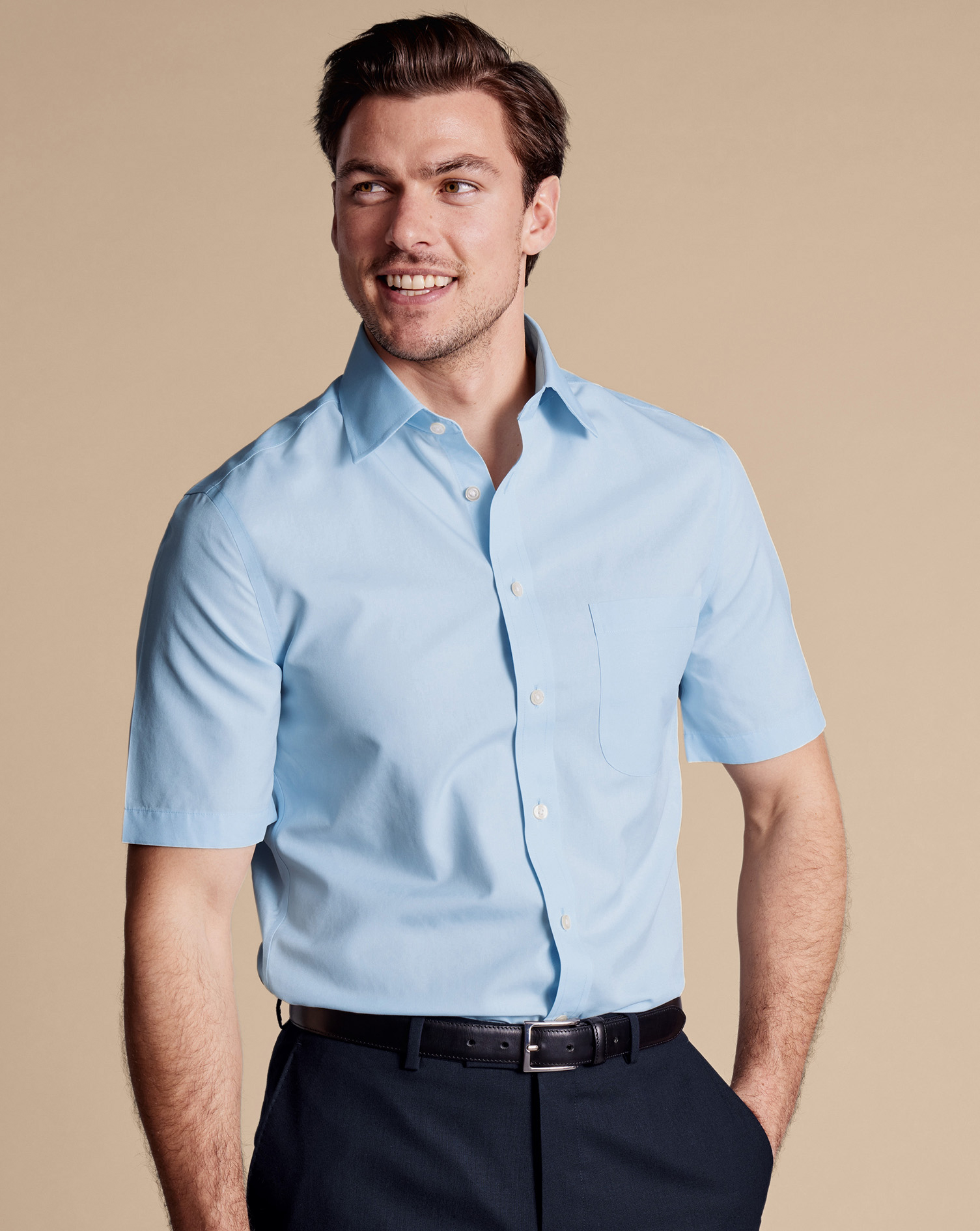 Charles Tyrwhitt Bügelfreies Popeline-Kurzarmhemd - Himmelblau