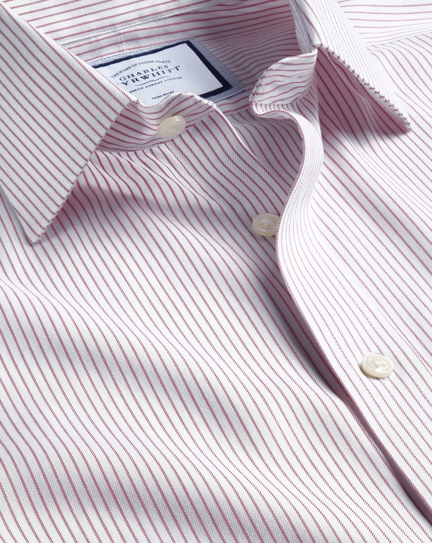 Charles Tyrwhitt Bügelfreies Twill-Hemd mit Streifen - Brombeere Knopfmanschette