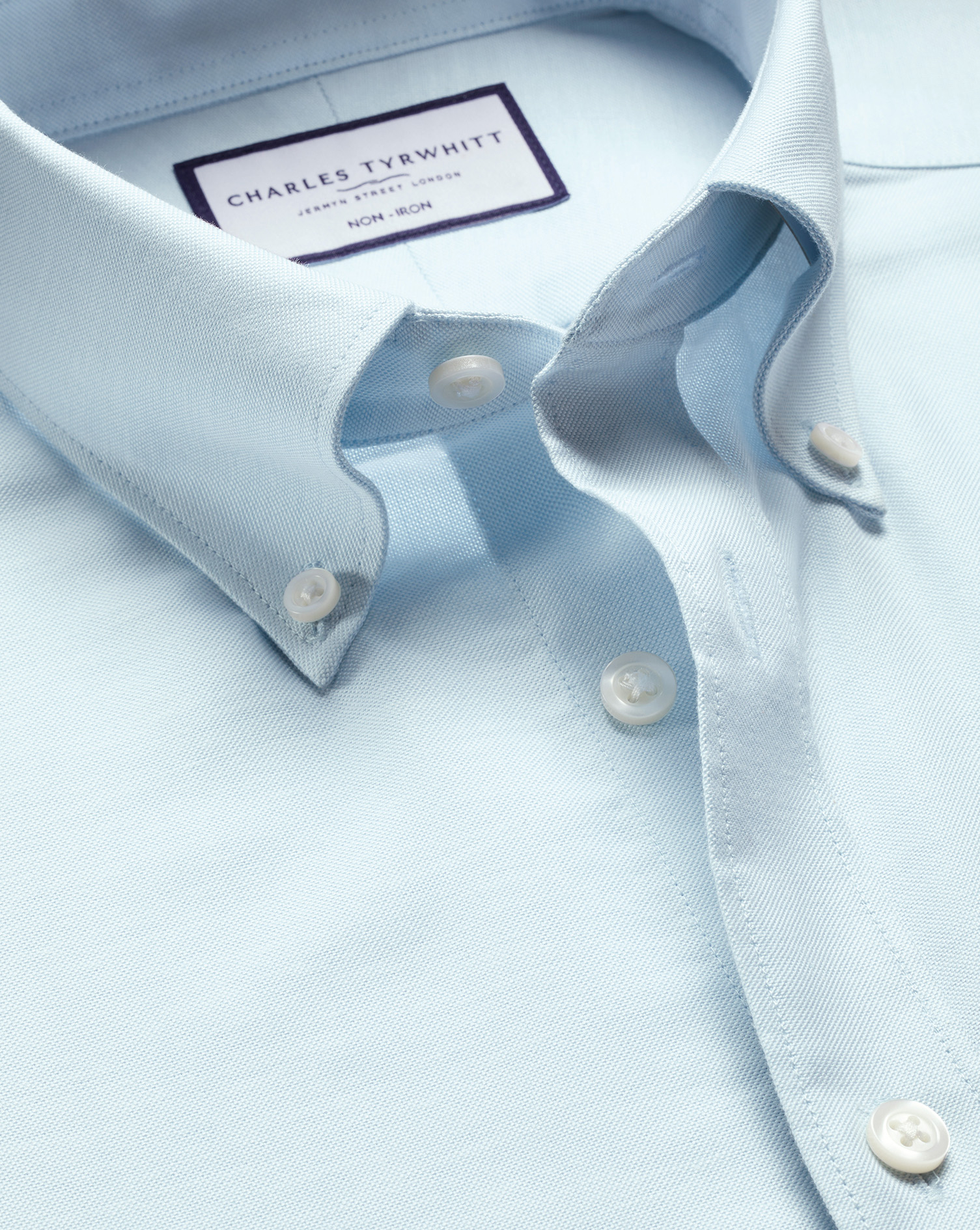 Charles Tyrwhitt Bügelfreies Stretch-Oxfordhemd - Himmelblau Knopfmanschette