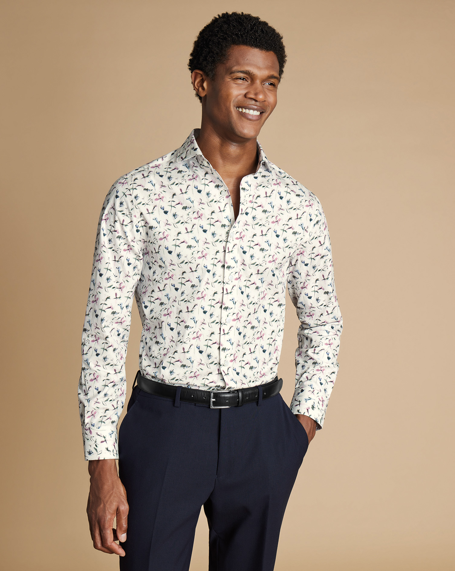 Charles Tyrwhitt Hemd aus Liberty Fabric mit Blumenmuster - Elfenbeinfarben