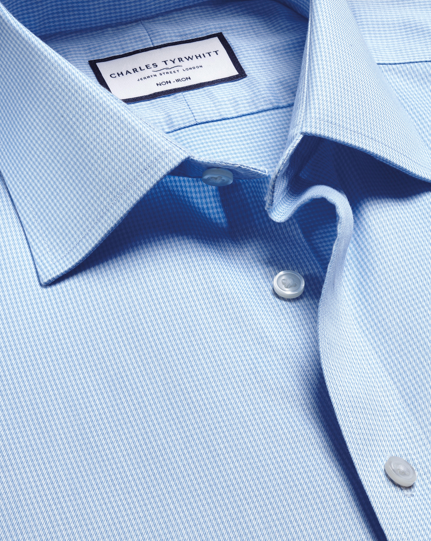 Charles Tyrwhitt Bügelfreies Hemd mit Hahnentrittmuster - Himmelblau Knopfmanschette