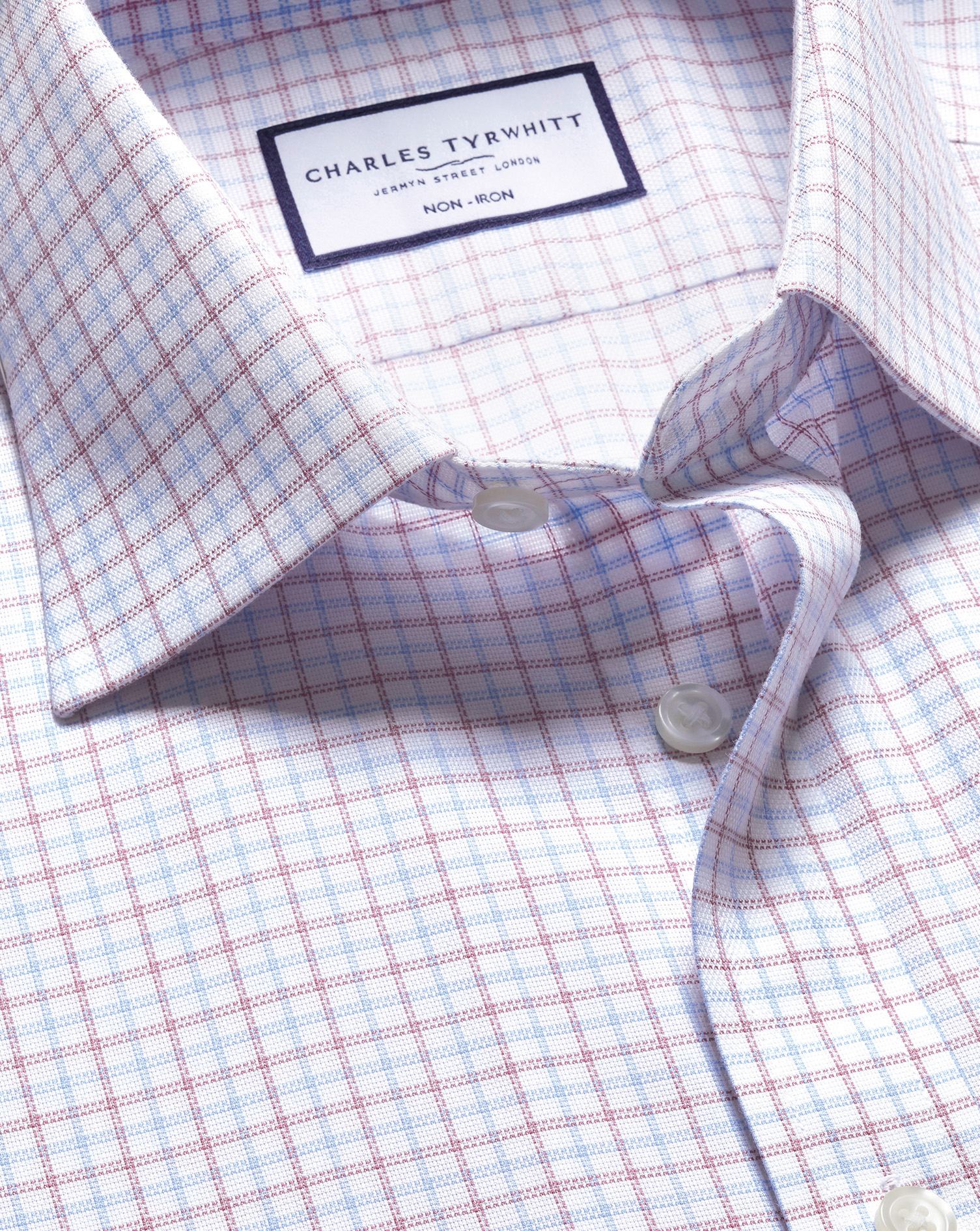 Charles Tyrwhitt Bügelfreies Royal-Oxfordhemd mit Haifischkragen und Windowpane-Karos - Bordeauxrosa Knopfmanschette