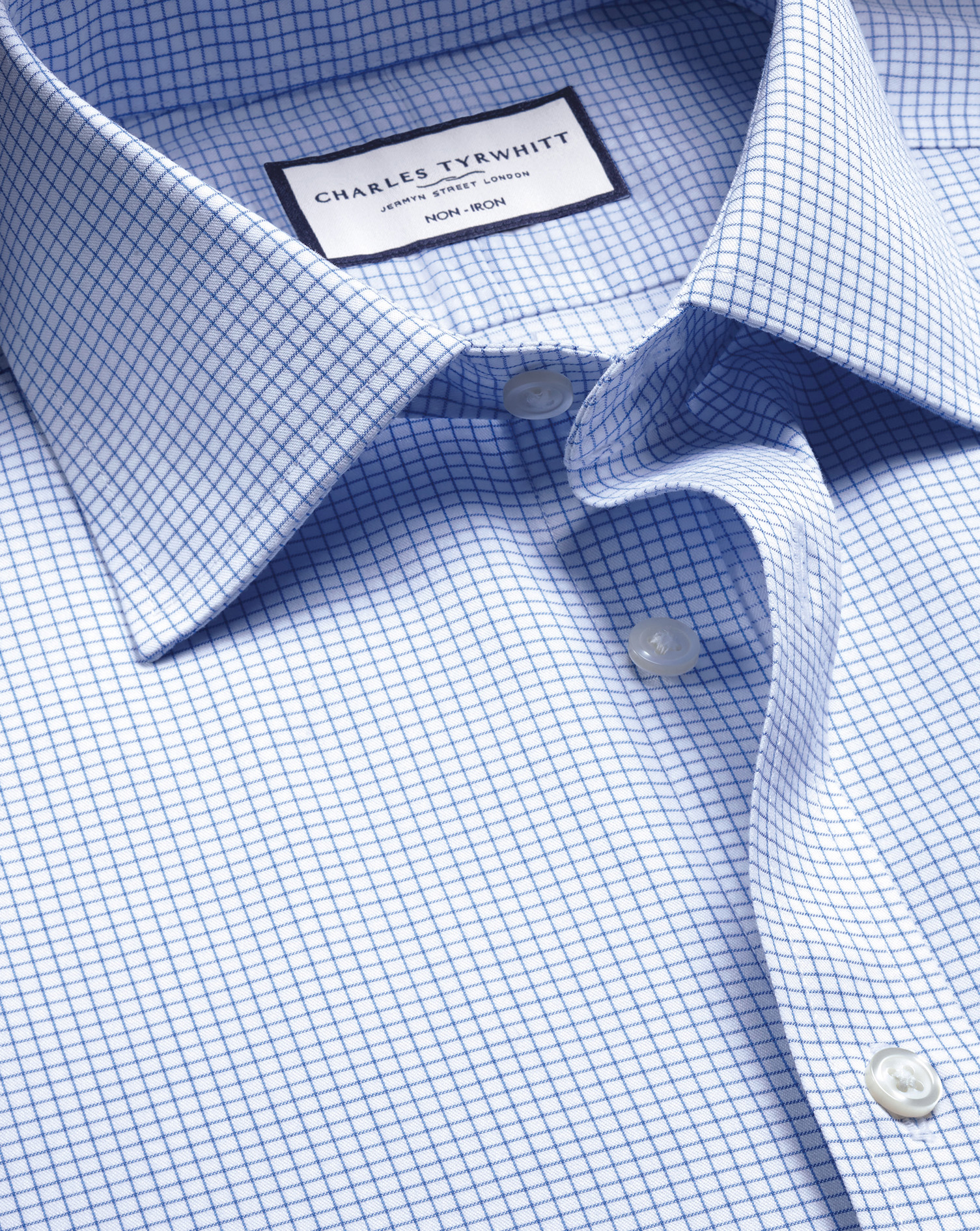 Charles Tyrwhitt Bügelfreies Twill-Hemd mit Mini-Gitterkaros - Kornblumenblau Knopfmanschette