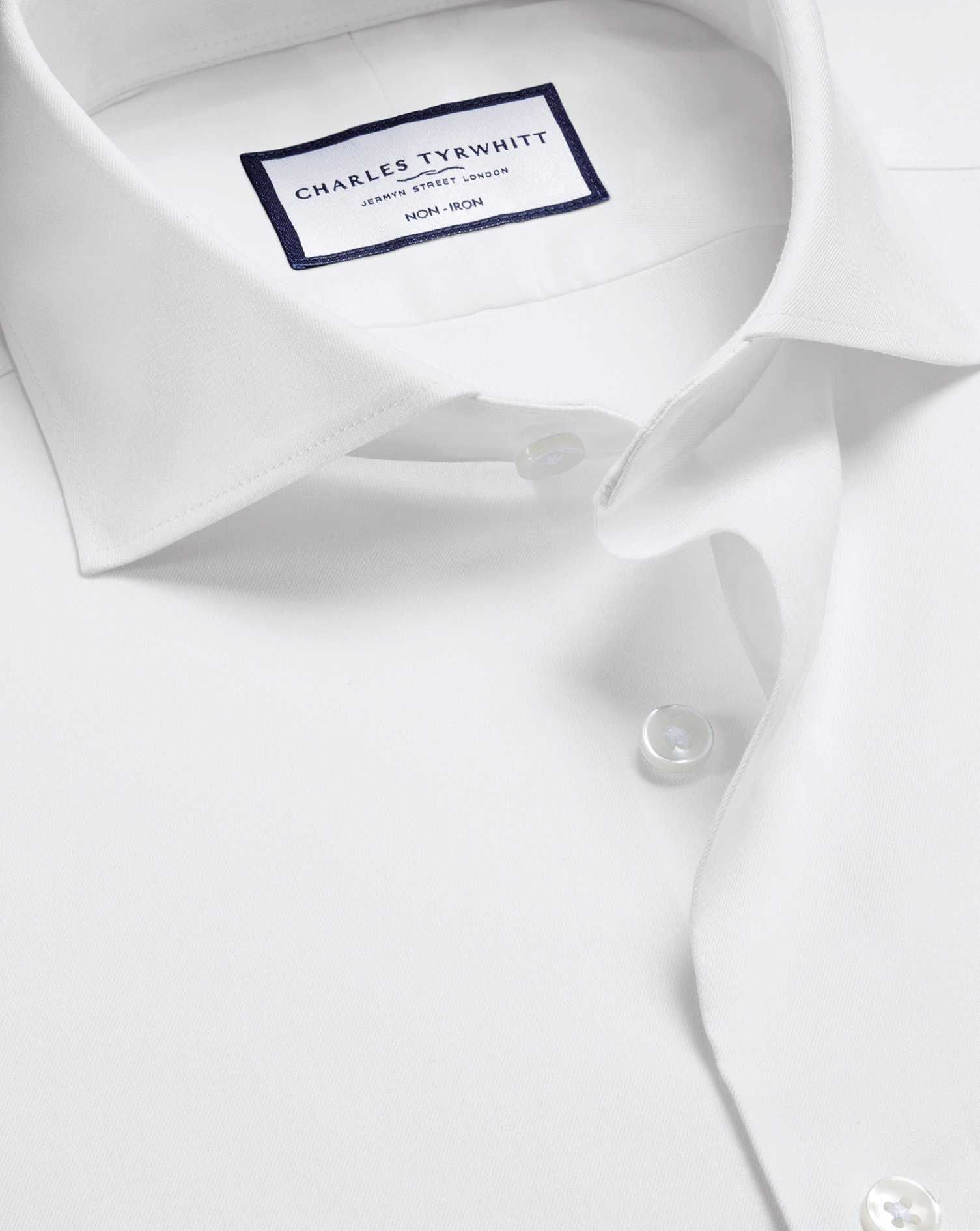 Charles Tyrwhitt Bügelfreies Performance Twill-Hemd - Weiß Knopfmanschette