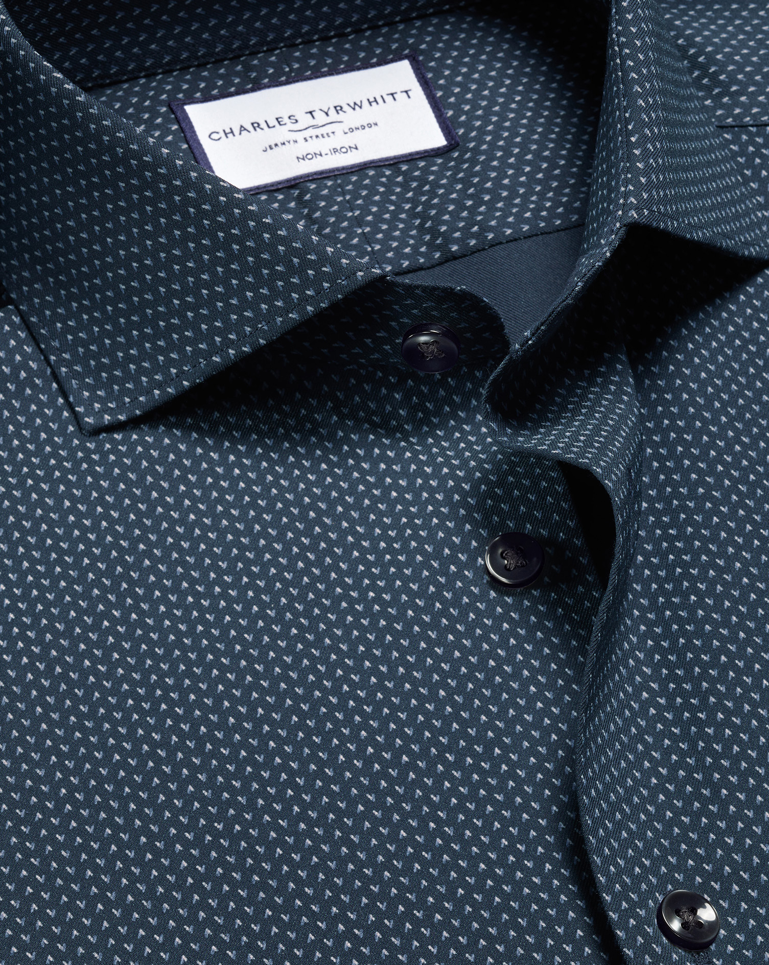 Charles Tyrwhitt Bügelfreies Performance Twill-Hemd und geometrischem Muster - Petrolblau Knopfmanschette