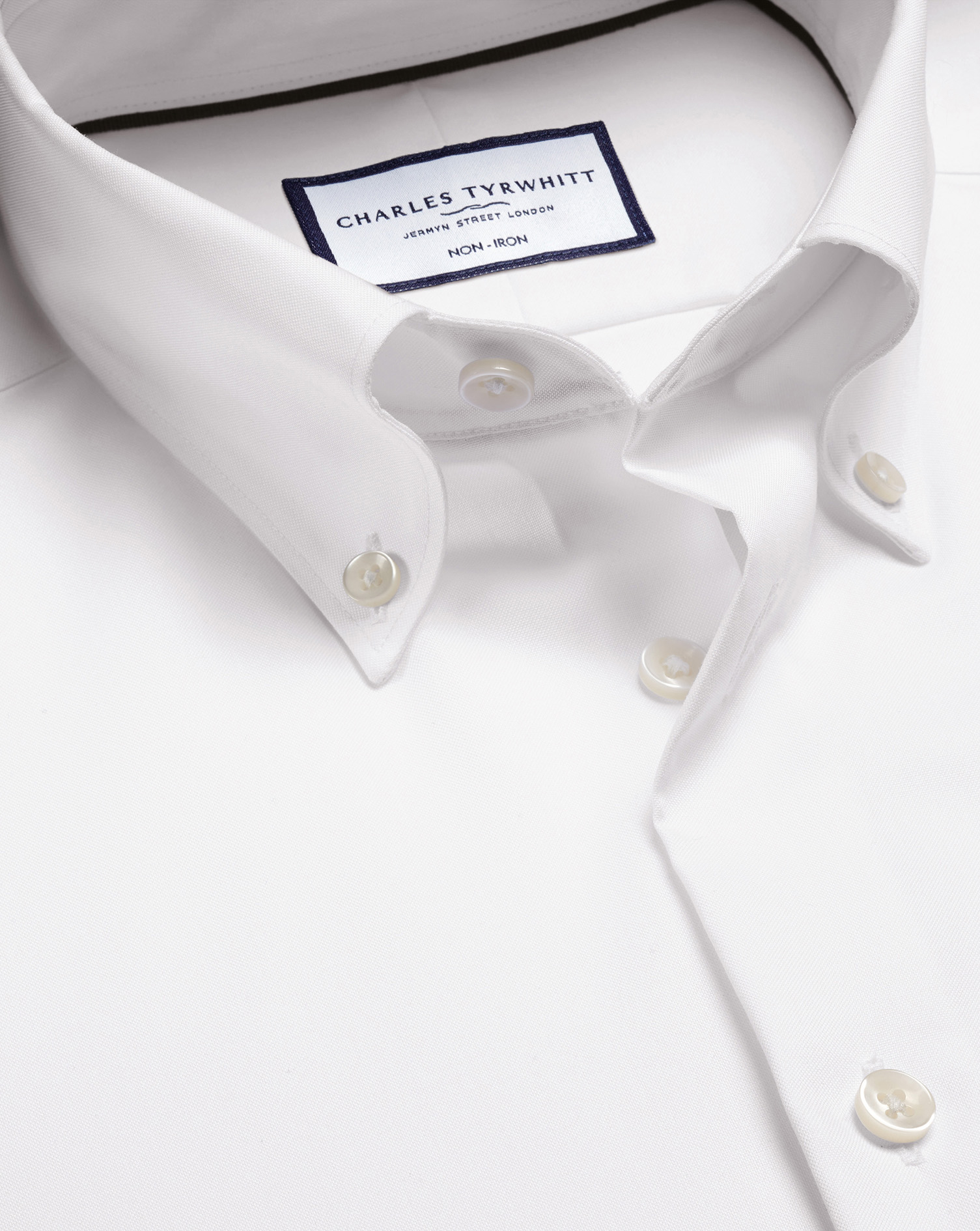 Charles Tyrwhitt Bügelfreies Oxfordhemd mit Button-down-Kragen - Weiß Knopfmanschette