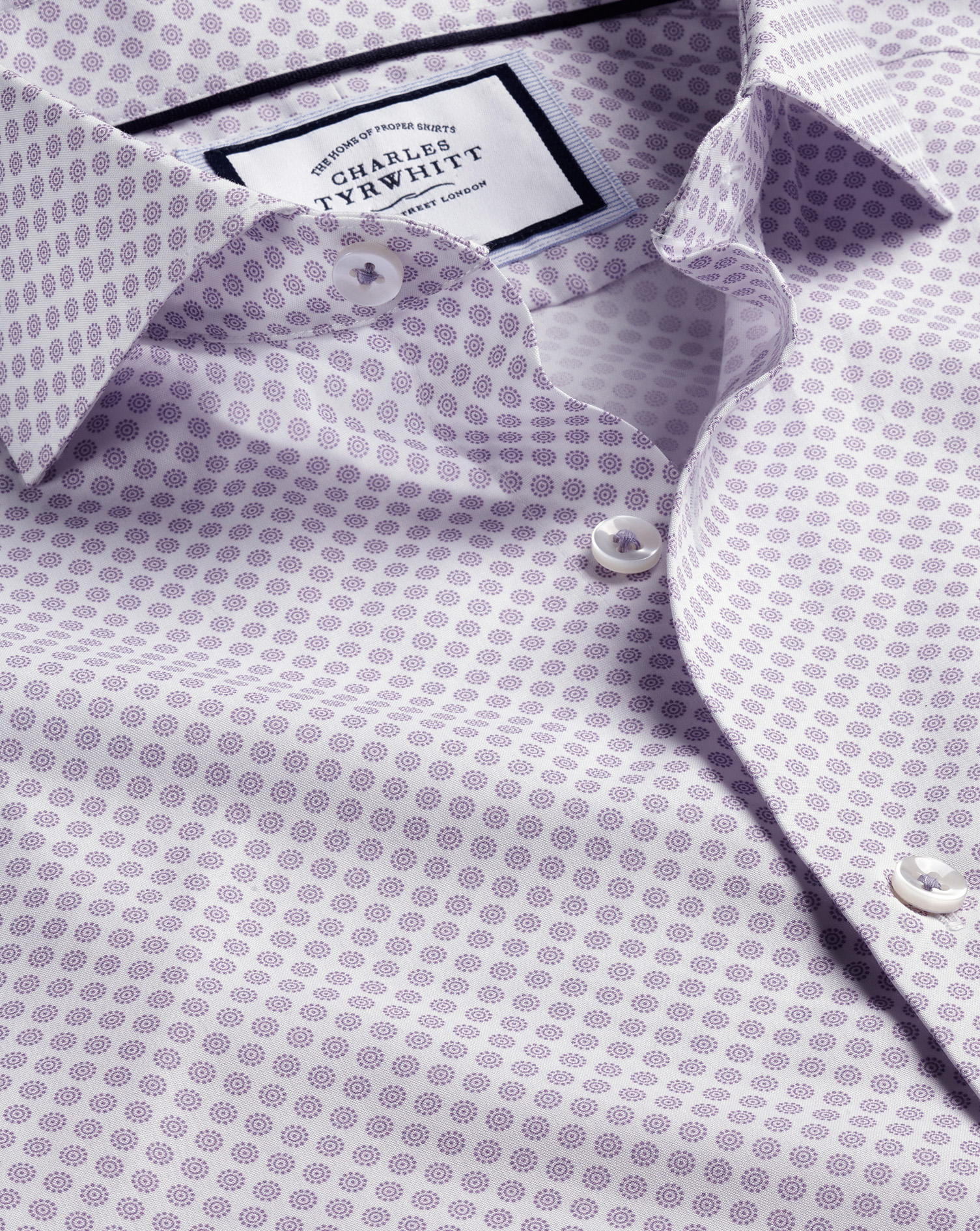 Charles Tyrwhitt Bügelfreies Hemd mit Kreis-Print und Semi-Haifischkragen - Mauve Knopfmanschette