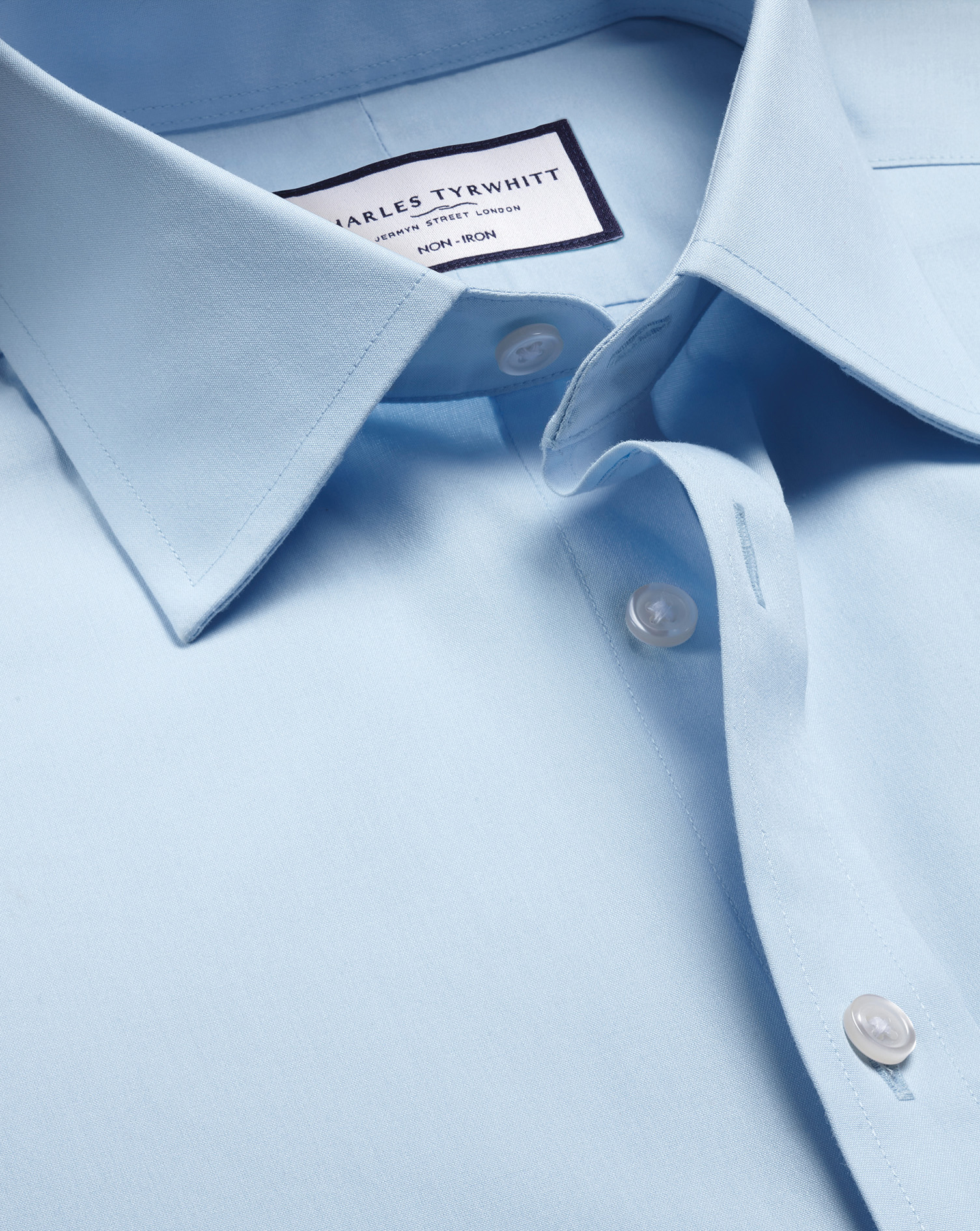 Charles Tyrwhitt Bügelfreies Popeline-Hemd - Himmelblau Knopfmanschette