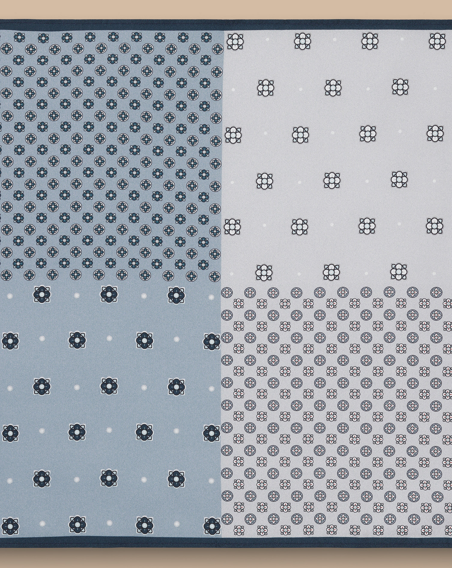 Medallion Quarter Silk Pocket Square - Silver Grey