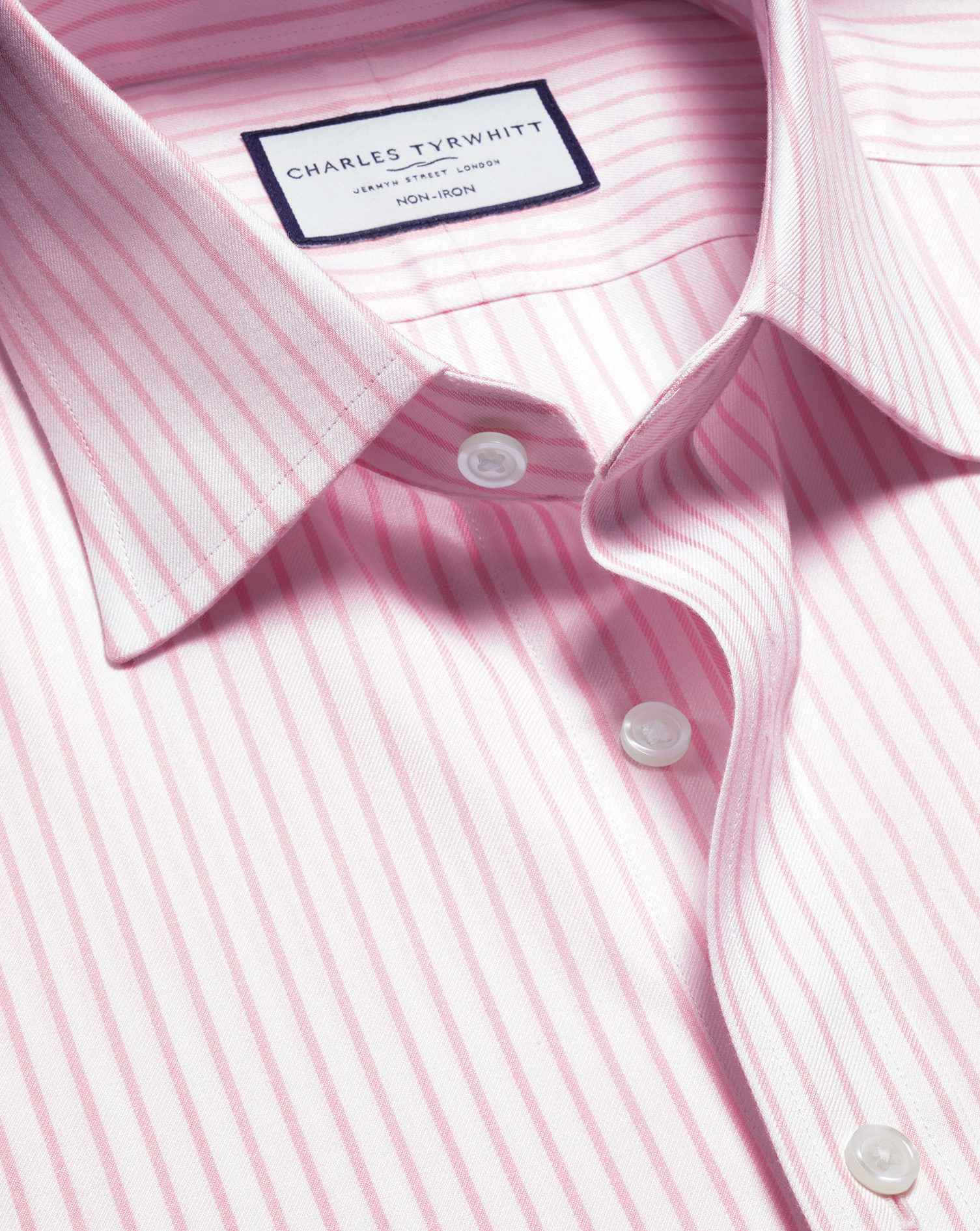 Charles Tyrwhitt Bügelfreies Twill-Hemd mit Streifen - Rosa Knopfmanschette